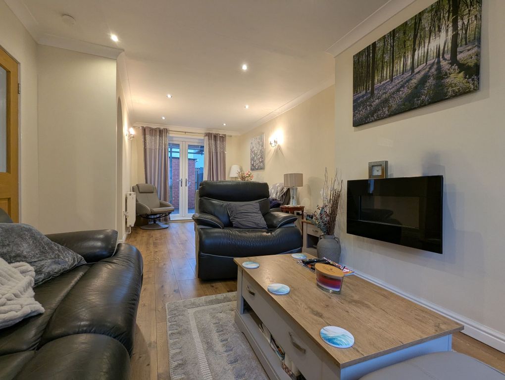 Property photo 2 of 19 Photograph 2