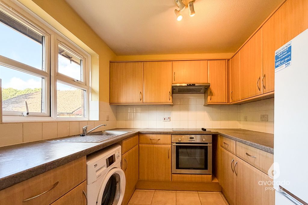 Property photo 2 of 9 5674893