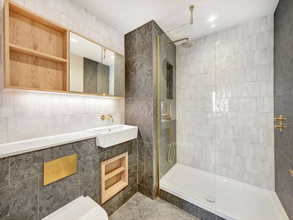 Property photo 3 of 19 Picture No. 15