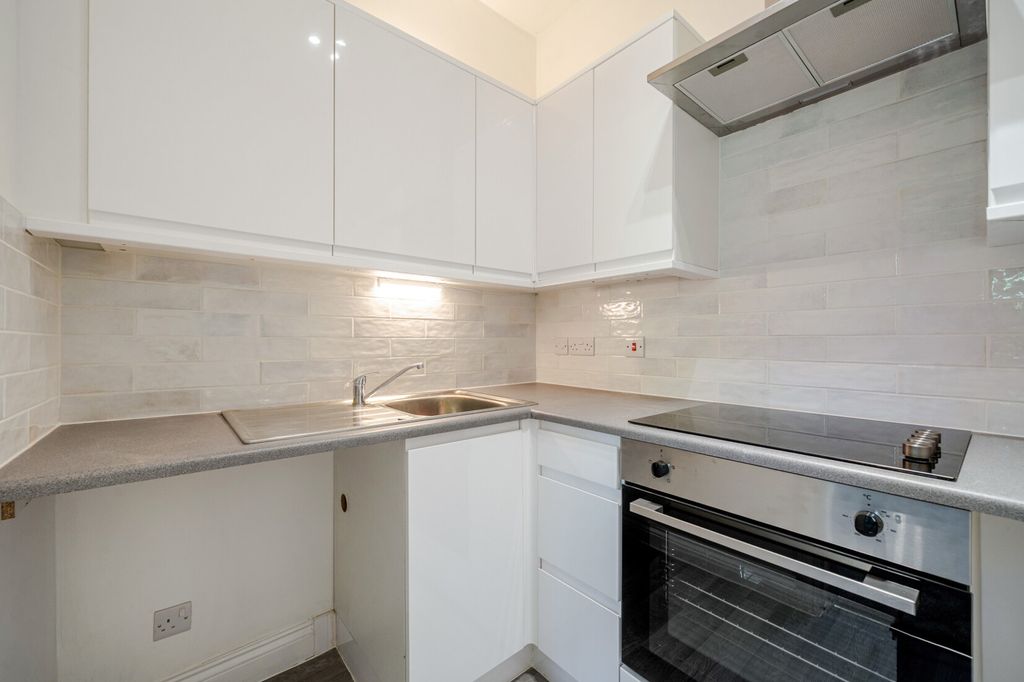 Property photo 2 of 18 Kitchen