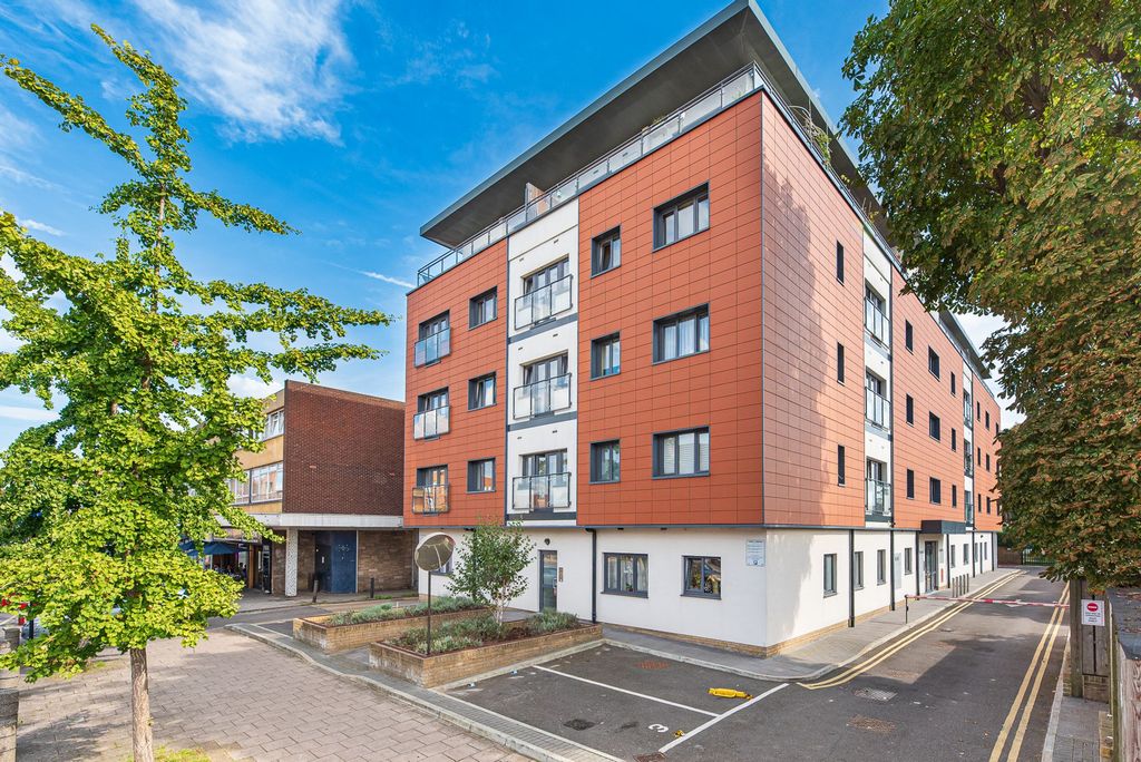 Property photo 1 of 21