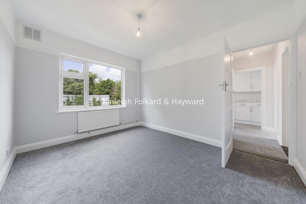 Property photo 2 of 12 26090330-9B0F-4F2E-9