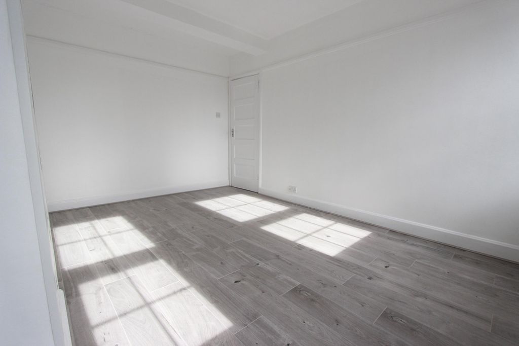 Property photo 1 of 44