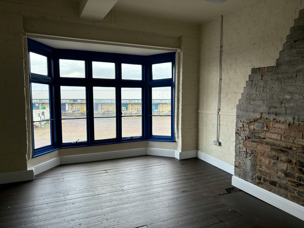 Property photo 2 of 13 Image 2