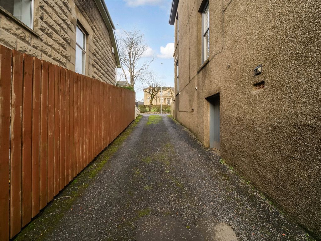 Property photo 2 of 22 Picture No. 14