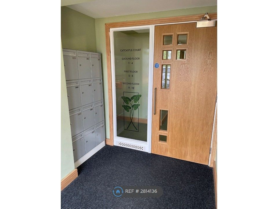 Property photo 2 of 8 Entrance