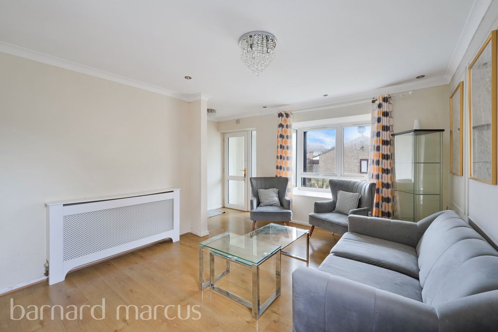 Property photo 2 of 7 Living Room