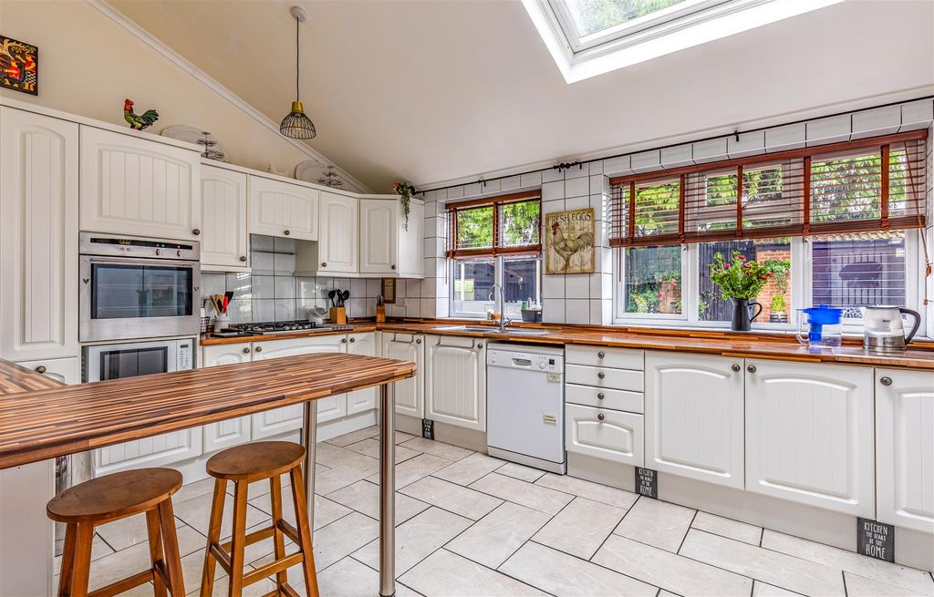 Property photo 3 of 47 Bx1A1438-Hdr-Edit.Jpg