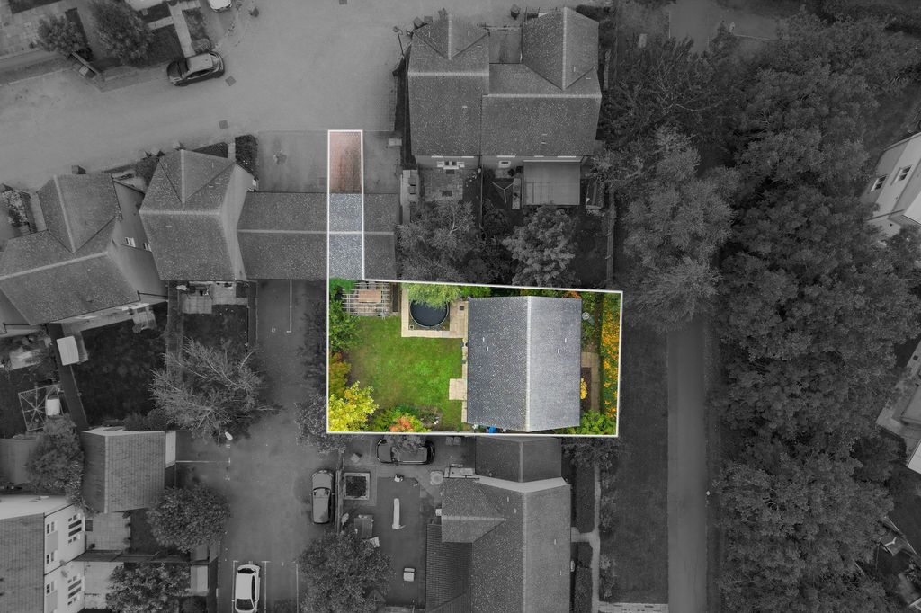 Property photo 2 of 39