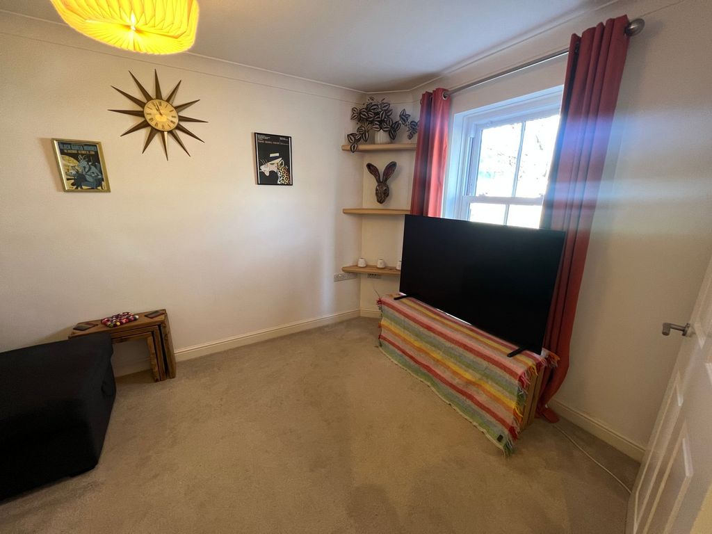 Property photo 3 of 22