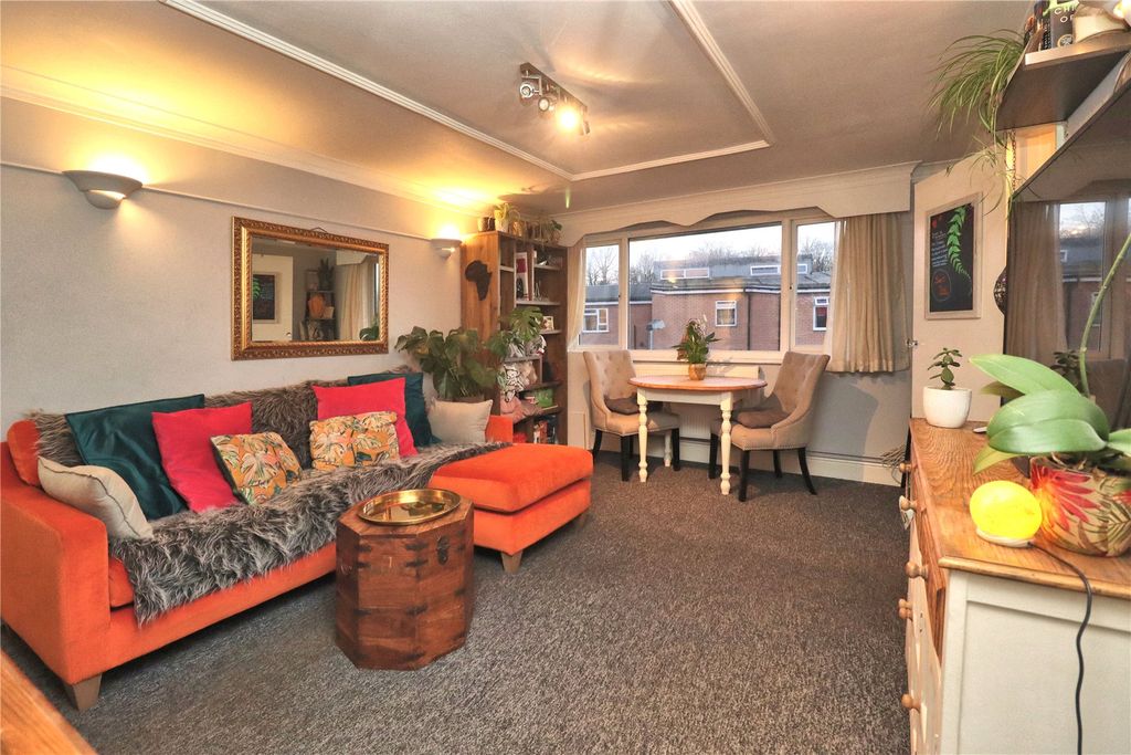 Property photo 3 of 8 Picture No. 02