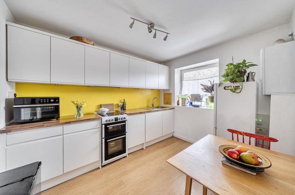 Property photo 2 of 12 Kitchen.Jpg