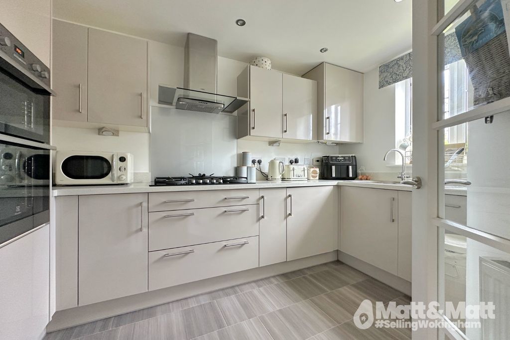 Property photo 2 of 12 4373624