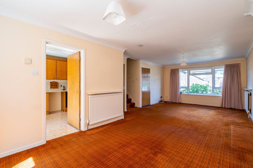 Property photo 2 of 12