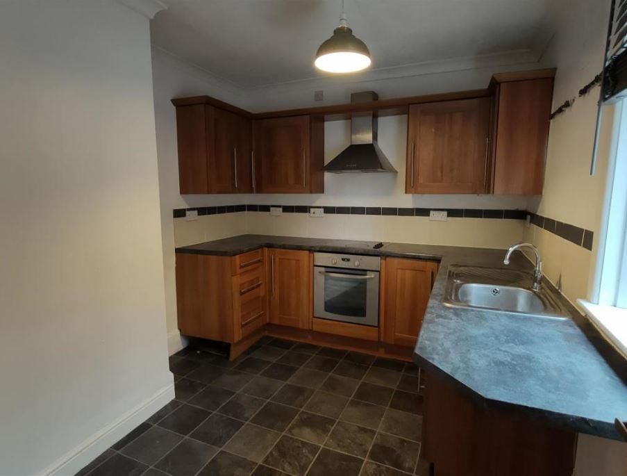 Property photo 1 of 7 Kitchen.Jpg
