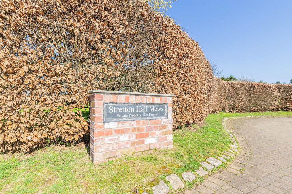 Property photo 2 of 20 Stretton Hall Mews