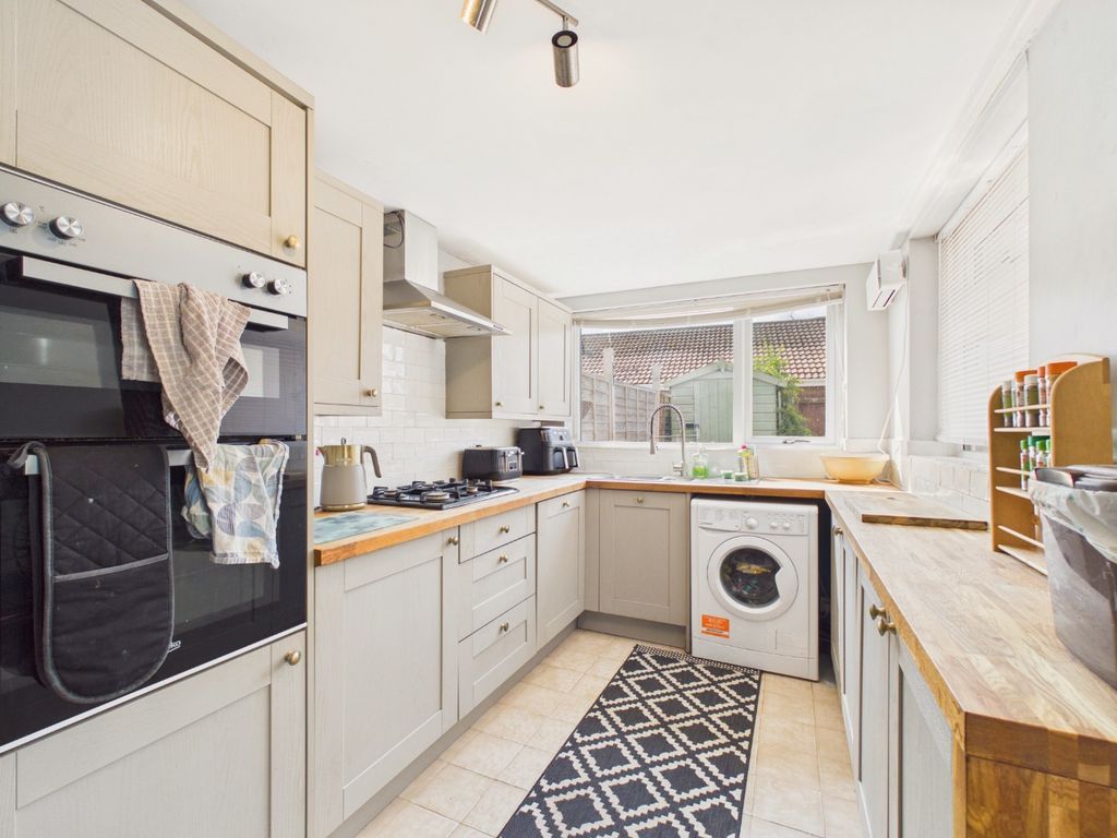 Property photo 3 of 16 5384686