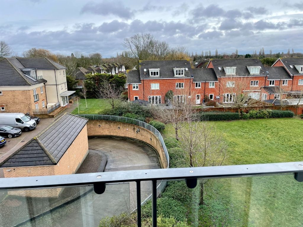 Property photo 2 of 10 2033082