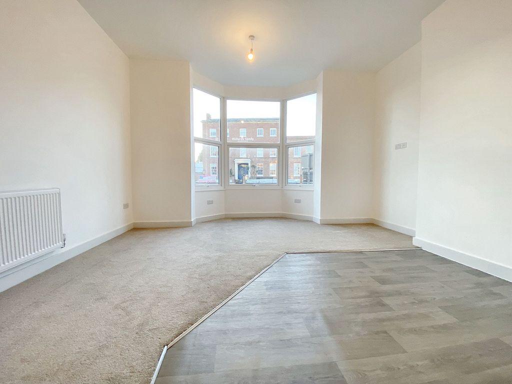 Property photo 2 of 6 Lounge