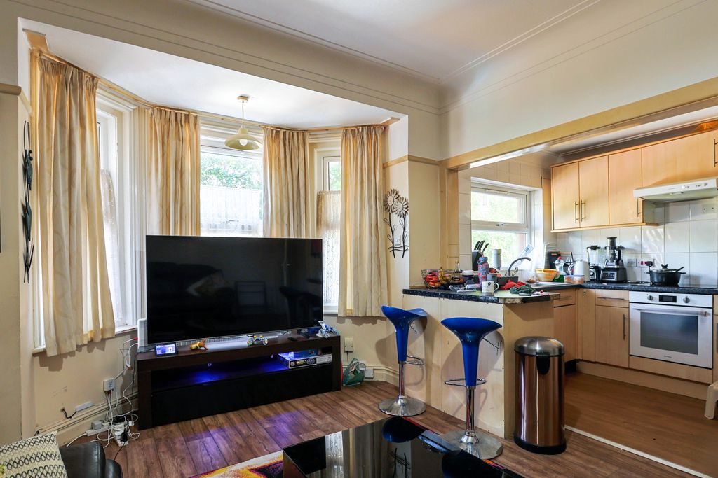 Property photo 2 of 12 333A7659