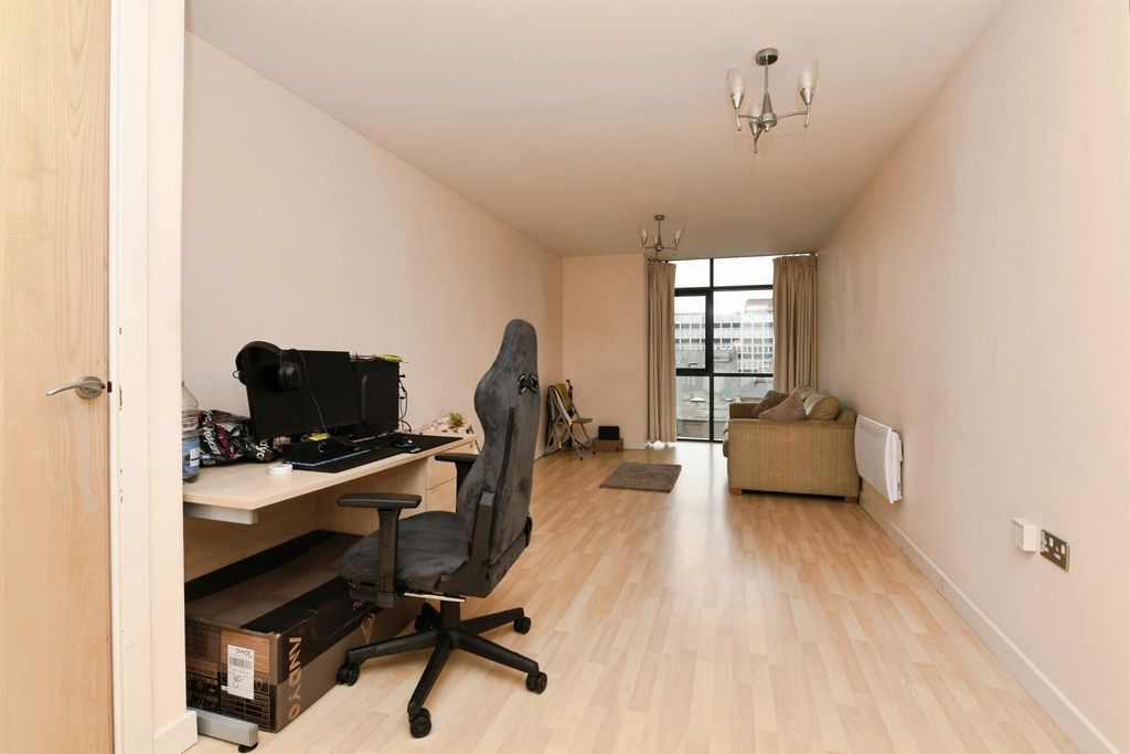 Property photo 3 of 11