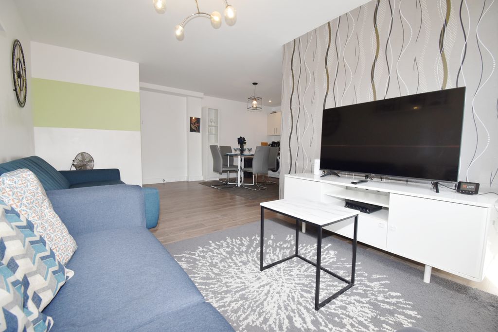 Property photo 2 of 6 Living Room 2