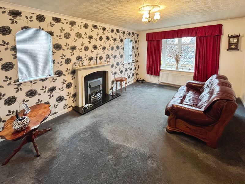 Property photo 2 of 12 Lounge