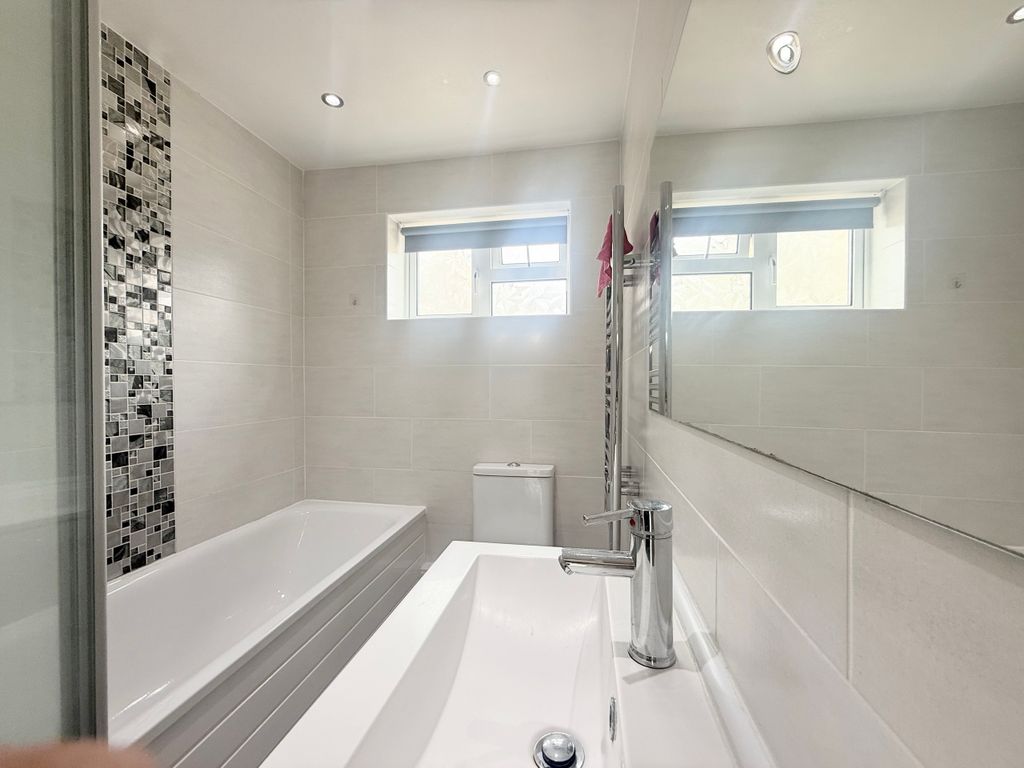 Property photo 3 of 6 Img_3989