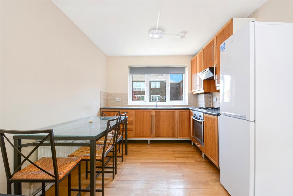 Property photo 2 of 14 Reception/Kitchen