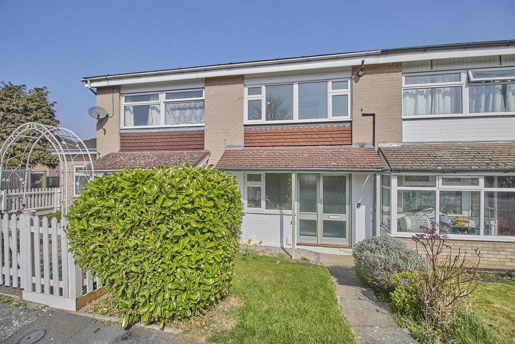 Property photo 1 of 13 Hurst Road 15.Jpg