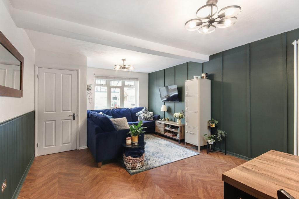 Property photo 3 of 10 Sitting Room