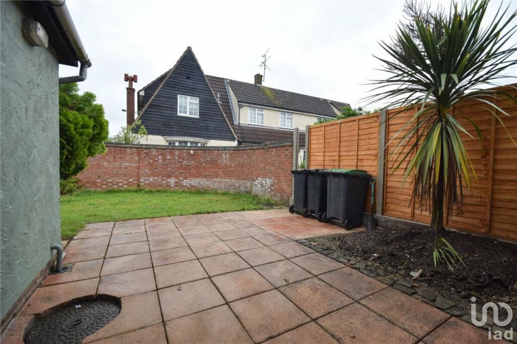 Property photo 2 of 11