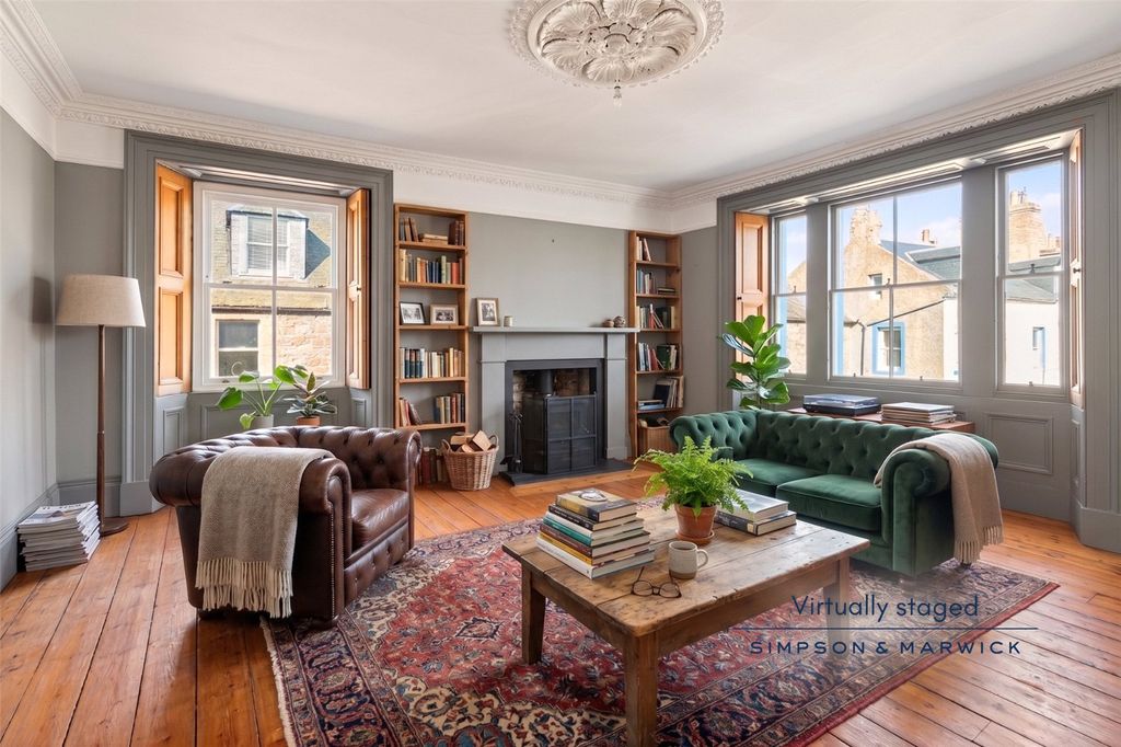 Property photo 3 of 24 1A The Square