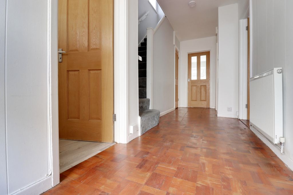 Property photo 1 of 13 Hall