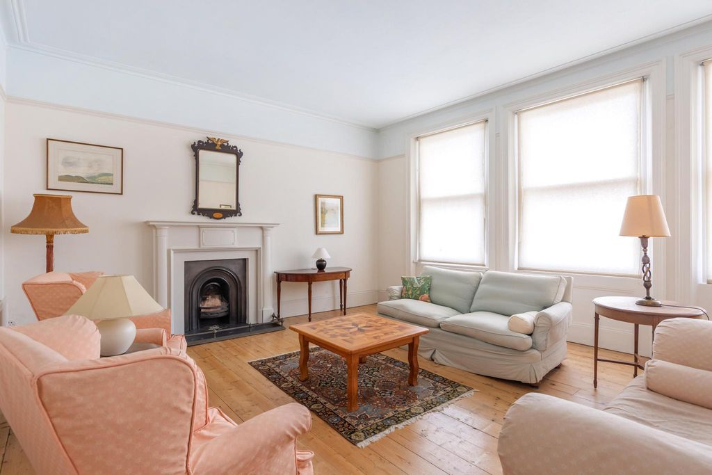 Property photo 2 of 20 Image