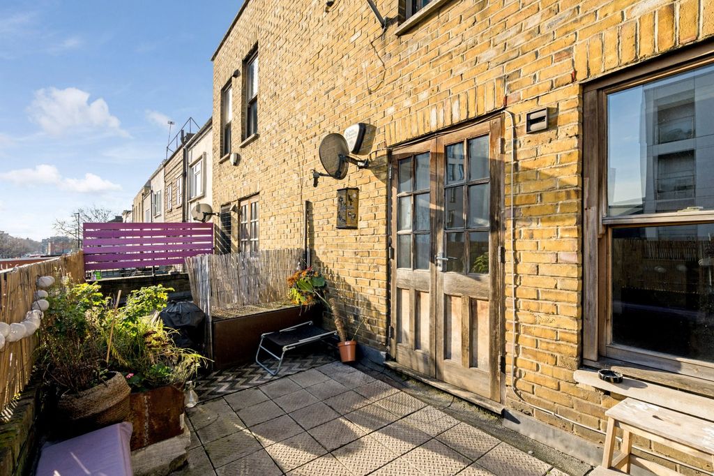 Property photo 1 of 15 Terrace