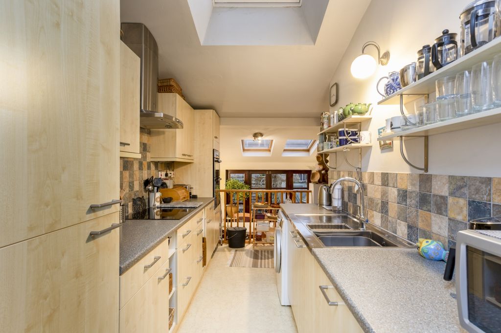 Property photo 3 of 14 38_St_Paul's_Terrace_14