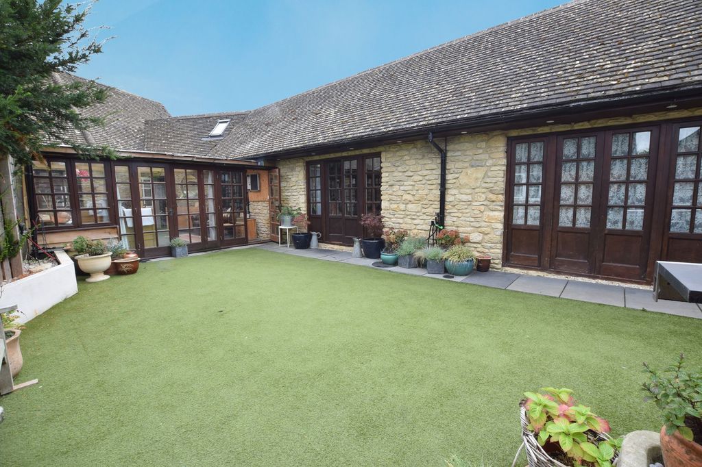Property photo 1 of 18
