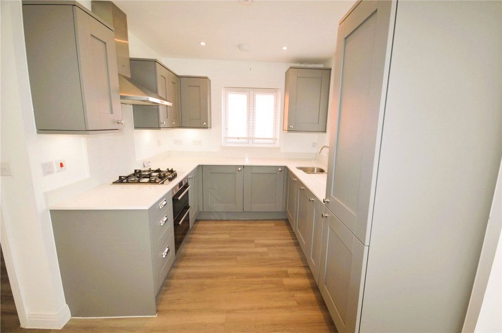 Property photo 2 of 7 Picture No. 30