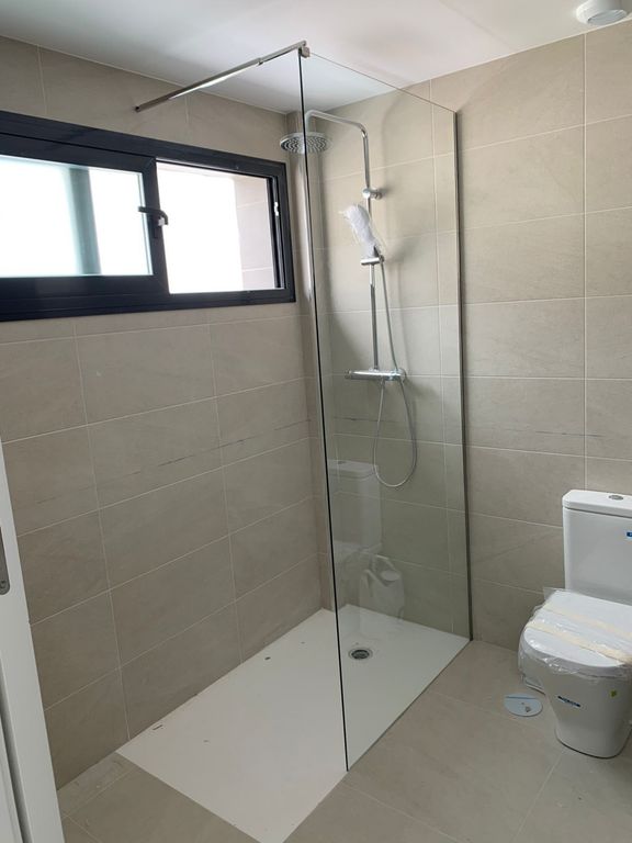 Property photo 3 of 18 Bathroom