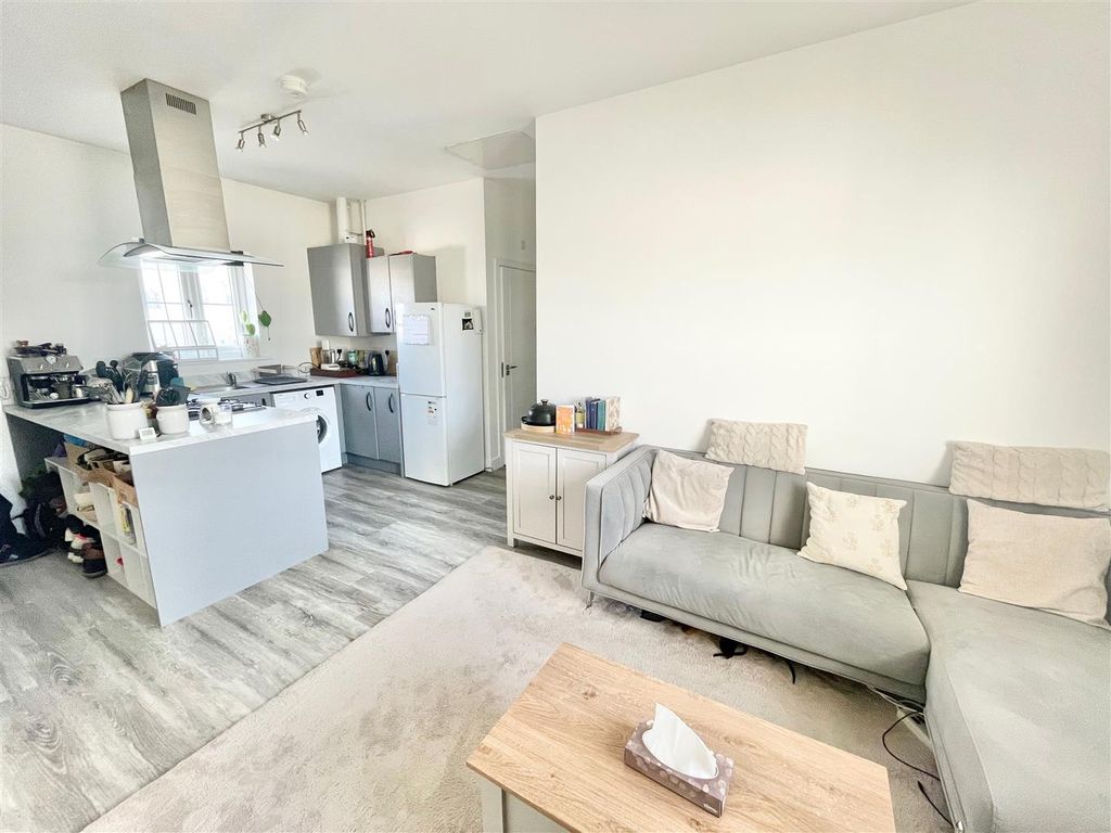 Property photo 2 of 12 Img_9988.Jpeg