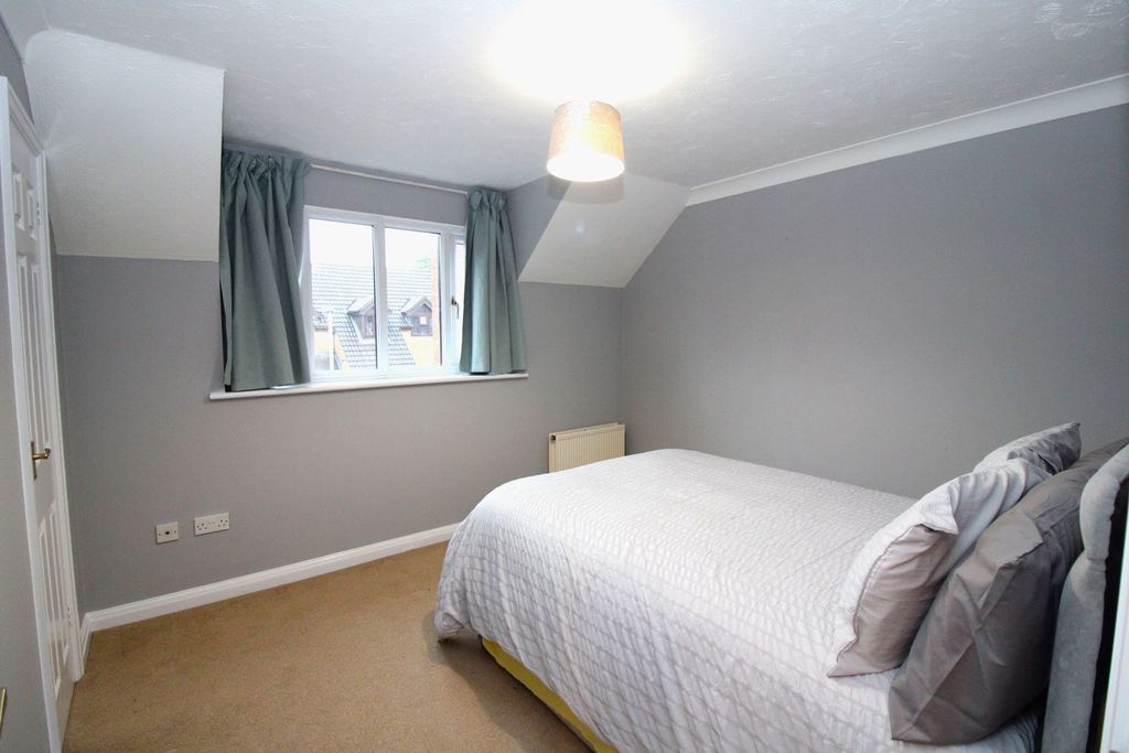Property photo 3 of 9 Bedroom One
