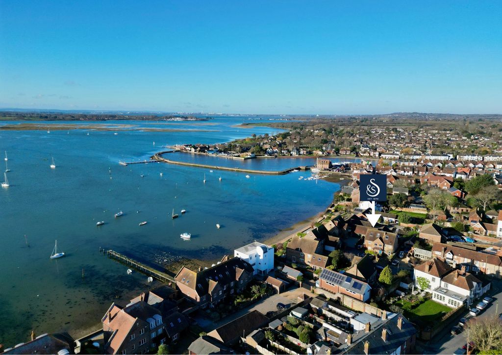 Property photo 3 of 27