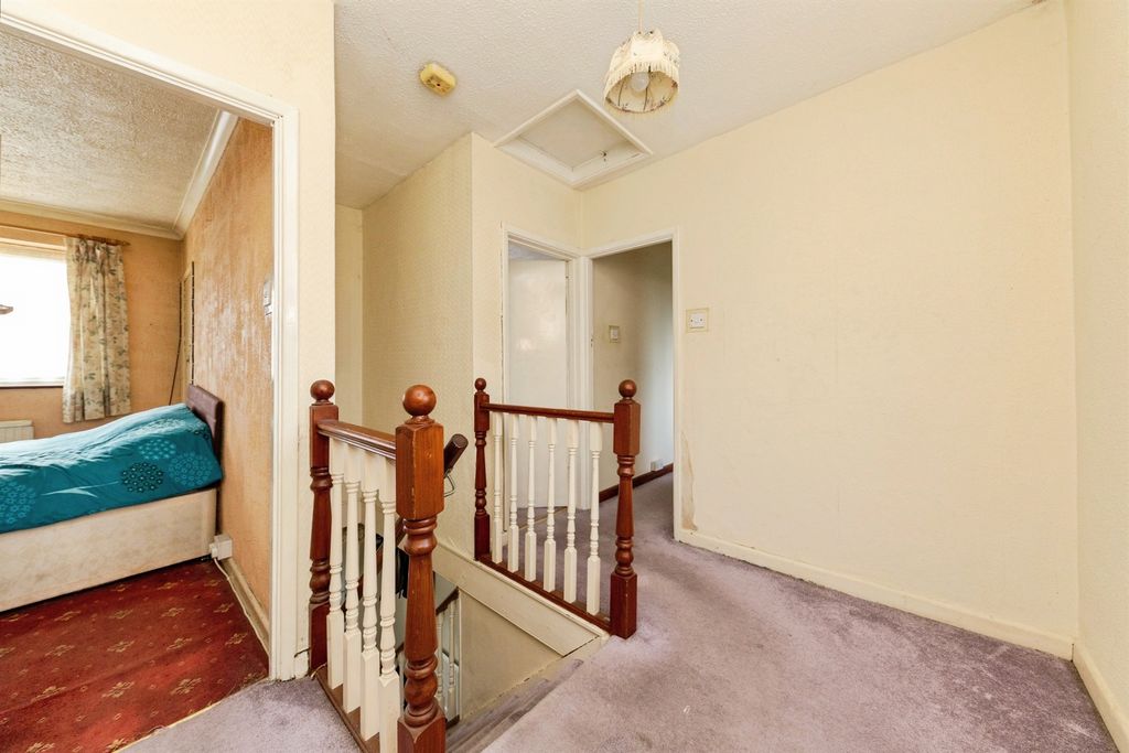 Additional image 9 of 5 bed semi-detached house for saleRedhoods Way East, Letchworth Garden City SG6