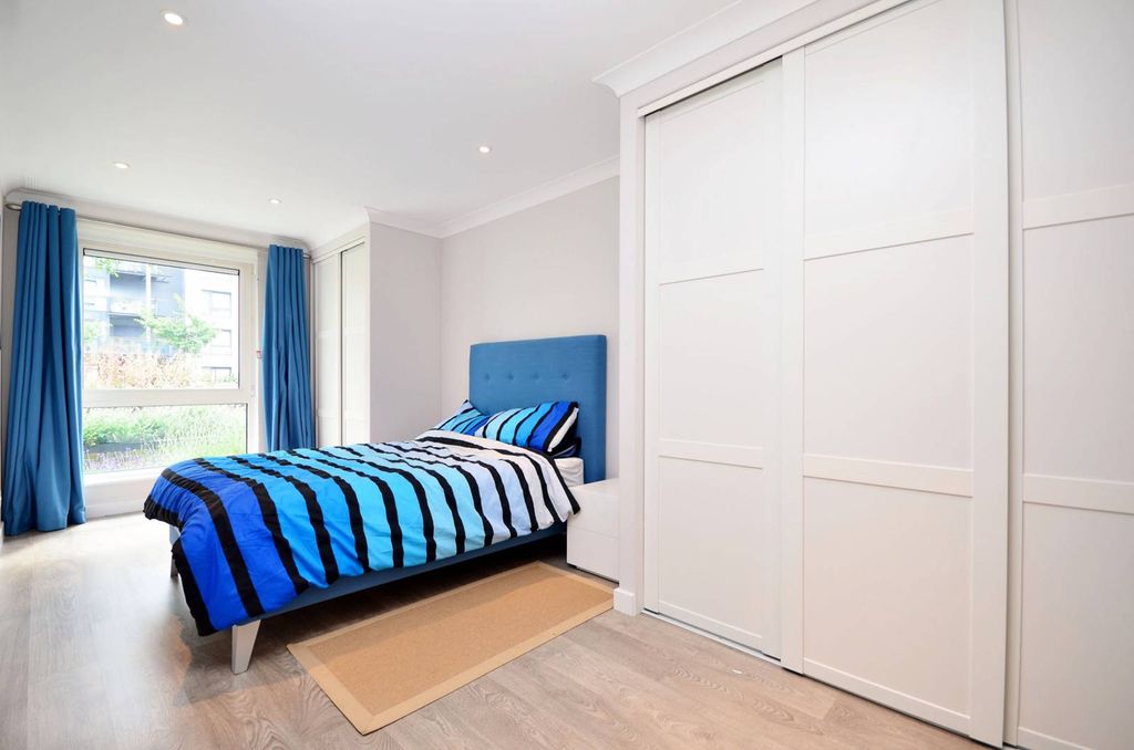 Property photo 3 of 11