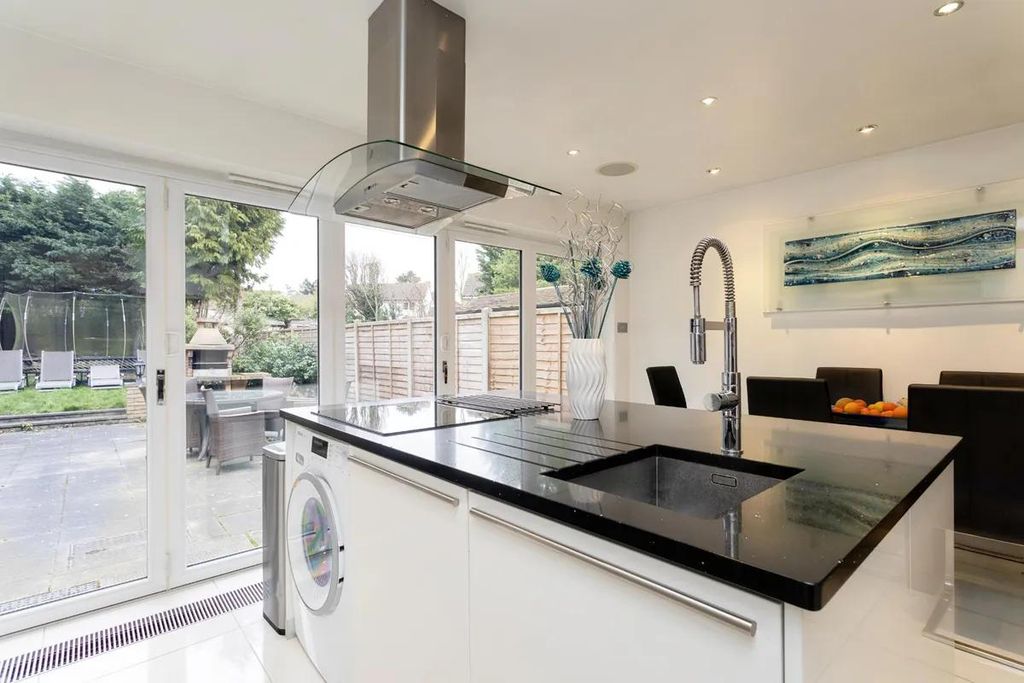 Property photo 3 of 14 D3399A61-6E93-4E06-B5Af-B53F3785Be8A