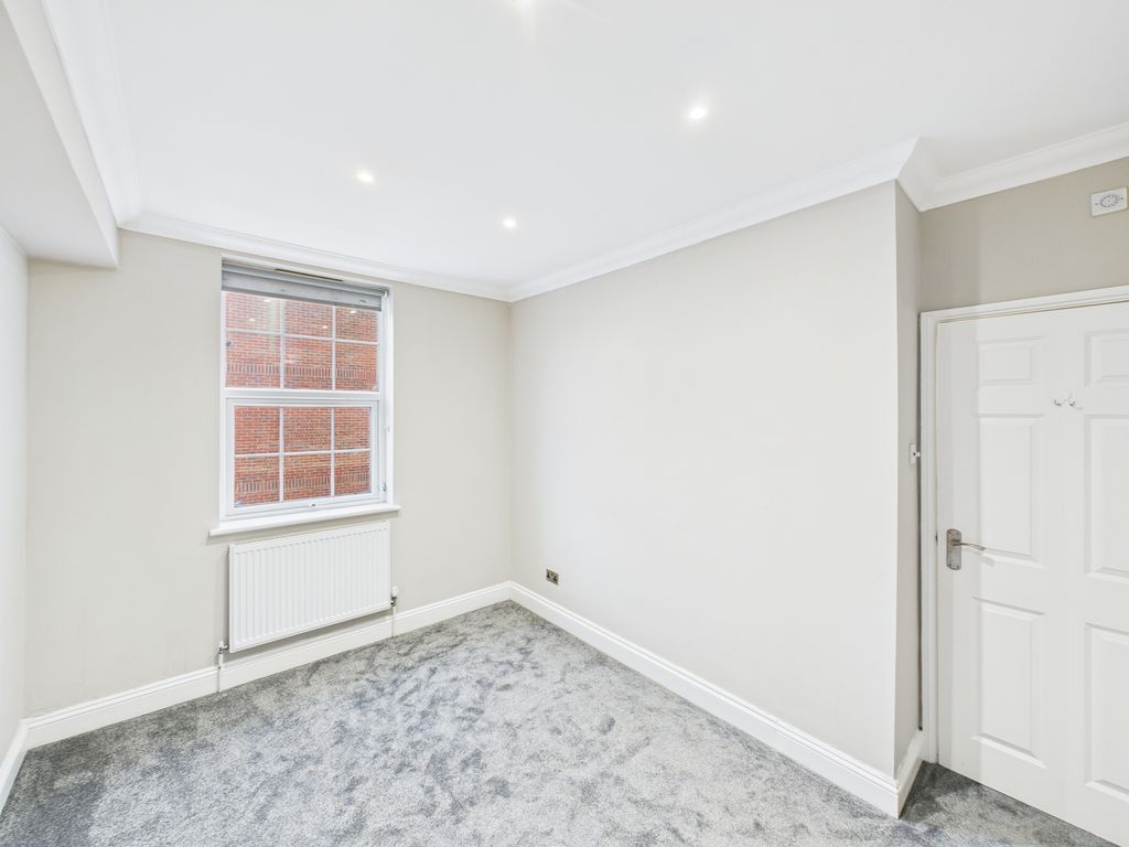 Property photo 3 of 7 Cam03519G0-Pr0419-Still013