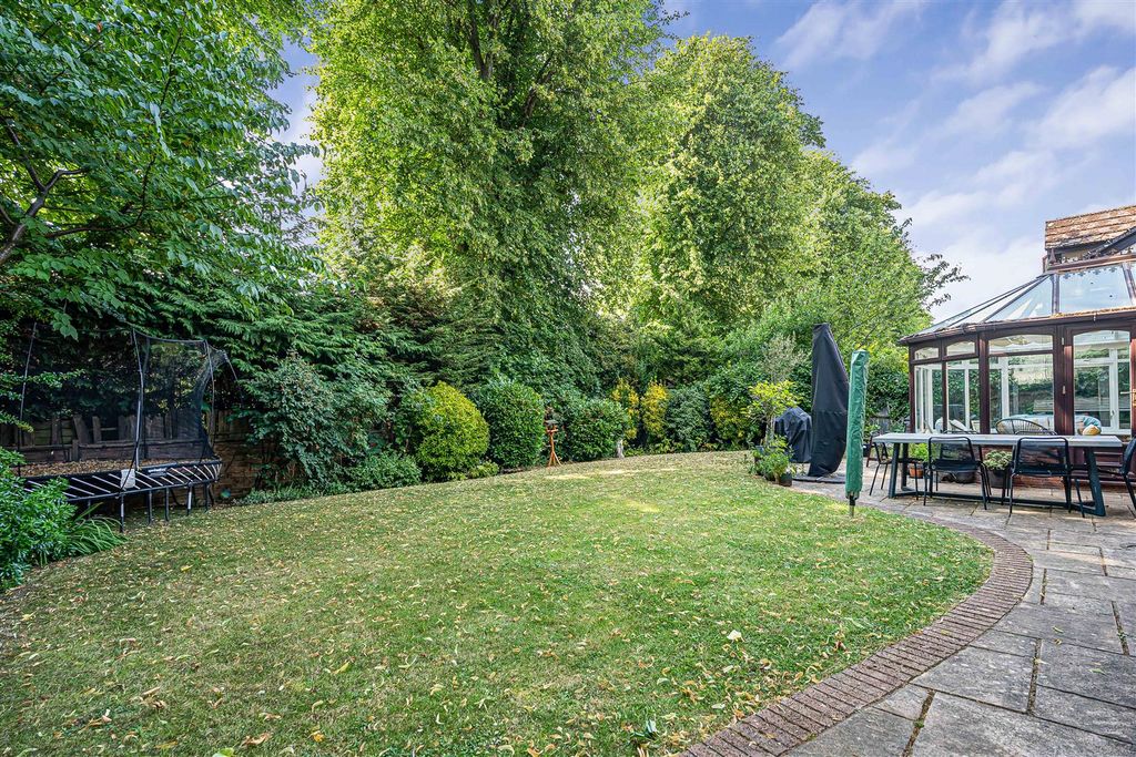 Property photo 2 of 15 Garden