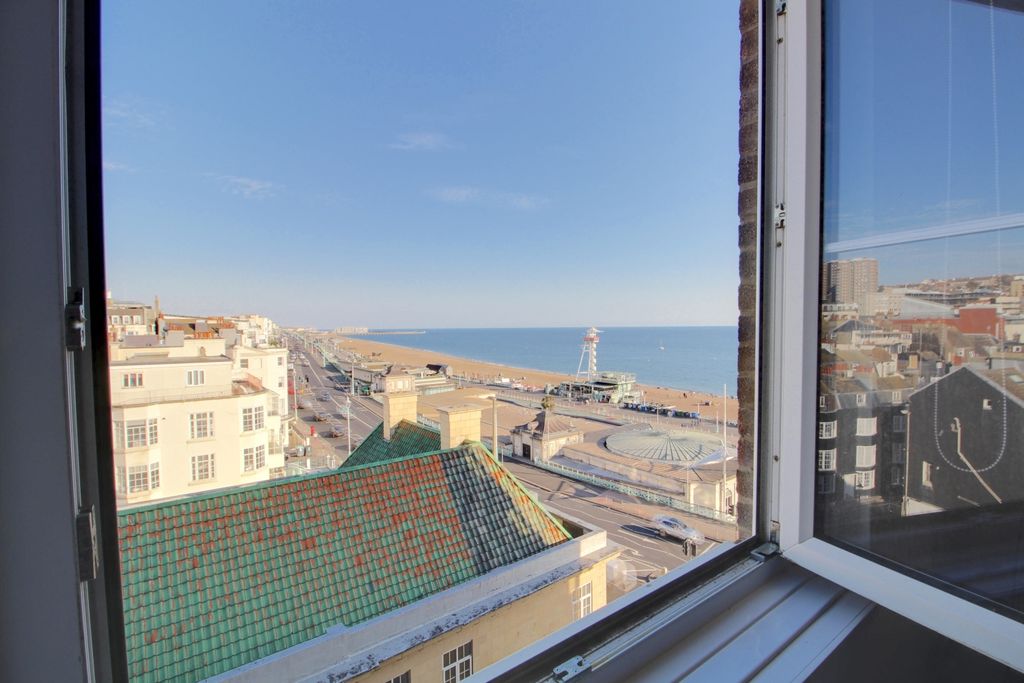 Property photo 2 of 8 Bedroom View