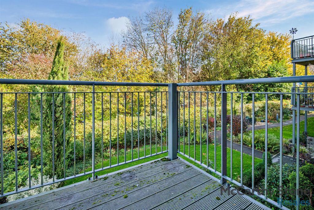 Property photo 3 of 14 Balcony